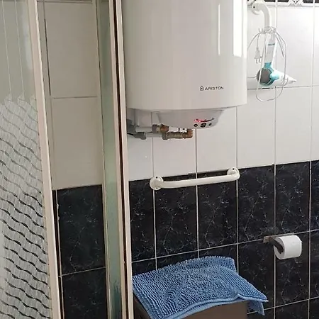 Two Bedroom 2 Min From *