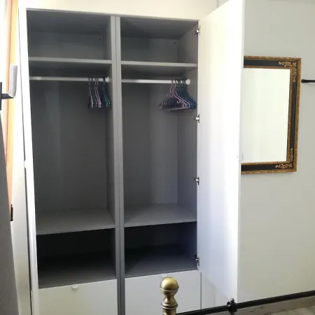 公寓 Two Bedroom 2 Min From *