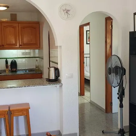 Two Bedroom 2 Min From